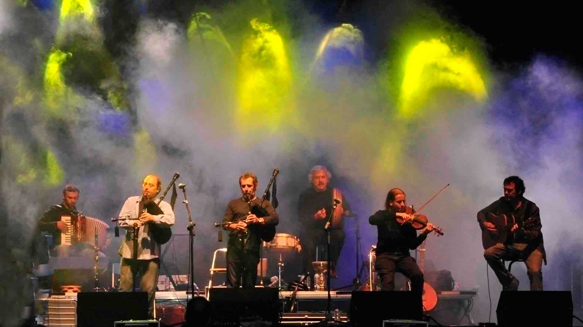 Imaxe dun concerto de Milladoiro