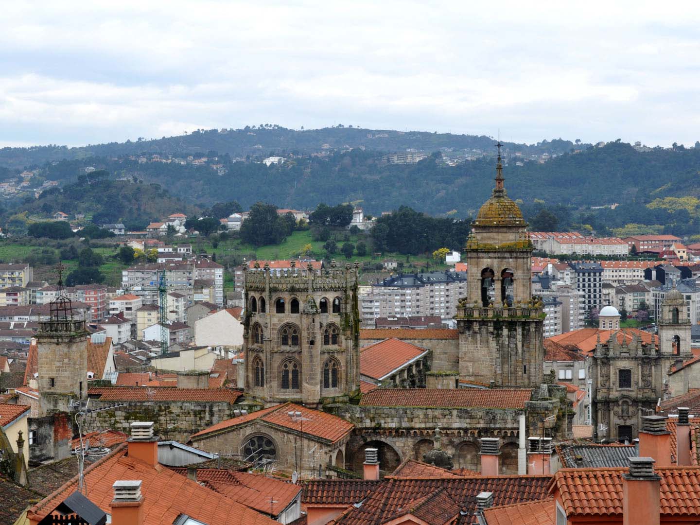 Catedral de Ourense - Vista desde Emilia Pardo Bazán